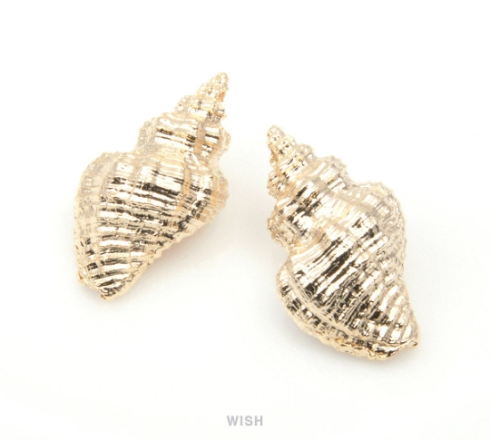 Seashell Pendant in Matte Gold, Seashell Necklace Charm / MMG-214-P