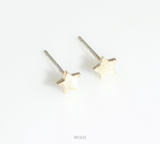 Star Stud Earrings in Matte Gold, Star Ear Studs / MMG-418-E