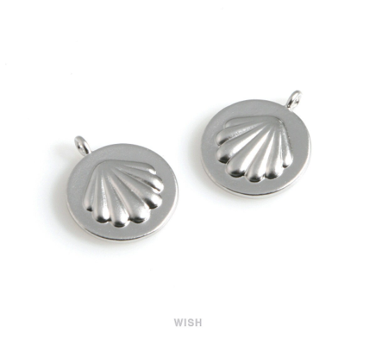Seashell on Coin in Matte Rhodium, Scallop in Coin Charm / MMRH-553-P