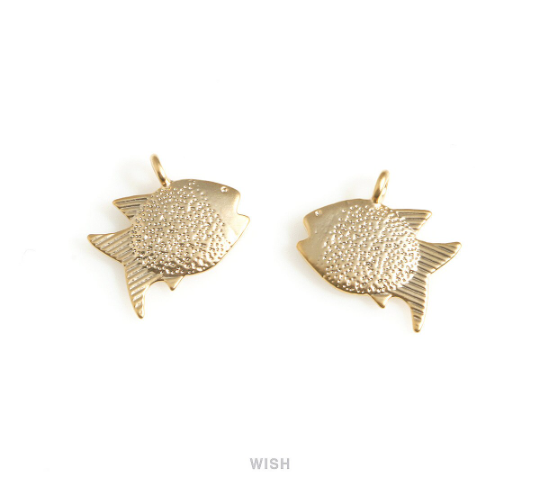 Fish Charm in Matte Gold, Fish Pendant / MMG-681-P
