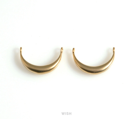 Crescent Pendants in Matte Gold, Crescent Horn Charms / MMG-660-P