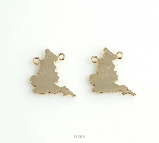 England Map Pendants in Matte Gold, United Kingdom Map Charm / MMG-452-P
