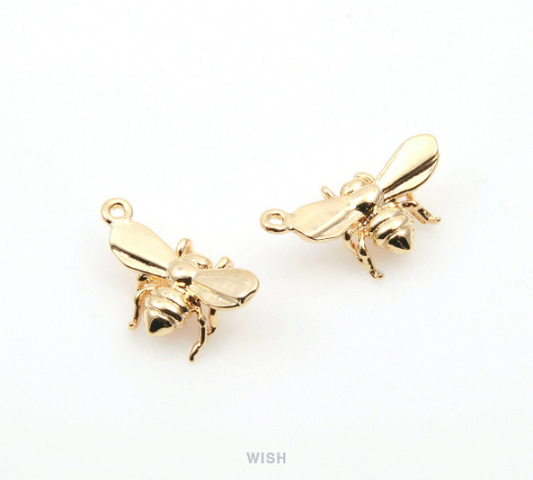 Bee Pendant in Gold, Honeybee Charm / MG-281-P
