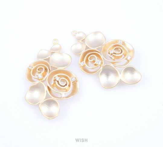 Rose Bouquet Connectors in Matte Gold, Rose Charms / MMG-056-C