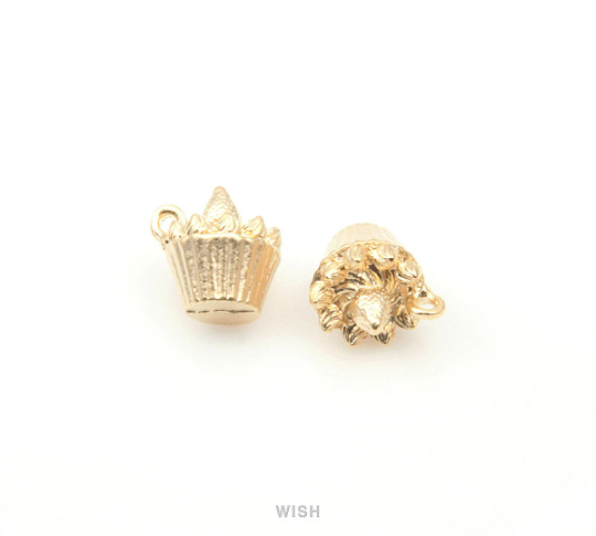 Cup Cake Pendant in Matte Gold, Cup Cake Charm /MMG-220-P