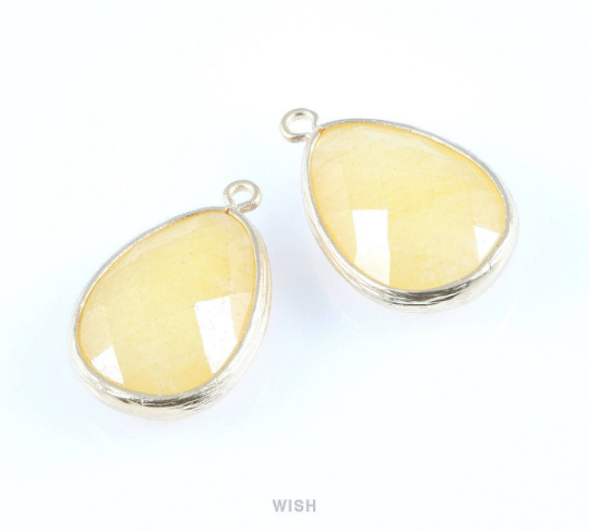 Jonquil Faceted Synthetic Stone Charms in Matte Gold, Framed Teardrop Pendant / SJQMG-010-P