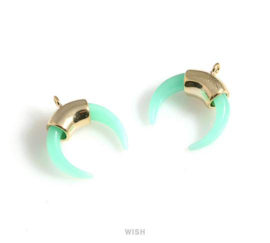 Mint Horn Stone Charm in Gold, Gemstone Horn Pendant / SMTG-115-P