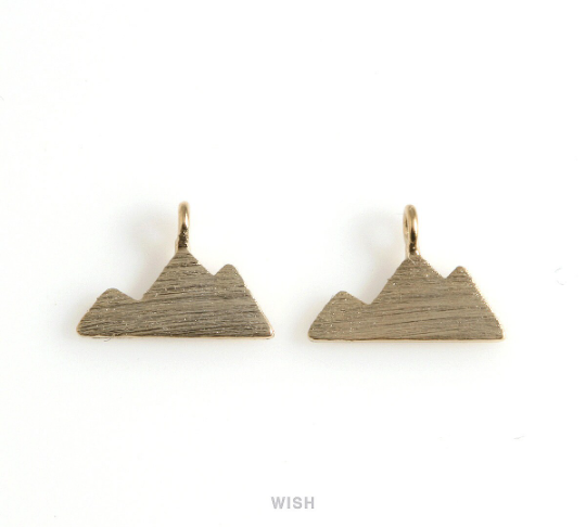 Mountain Pendants in Matte Gold, 3 Peak Mountain Charm / MMG-489-P