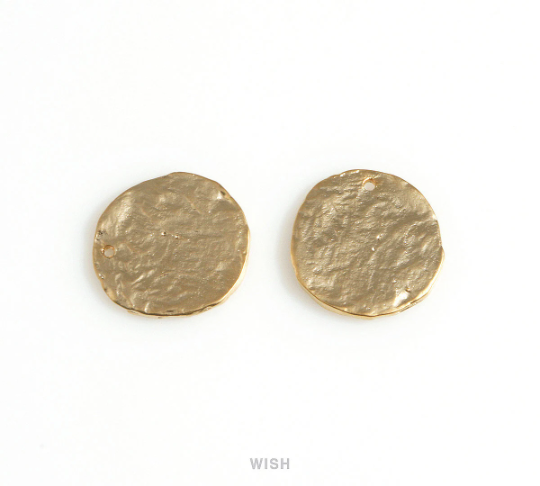 Hammered Circle Charm in Matte Gold, Hammered Disc Pendant / MMG-677-P