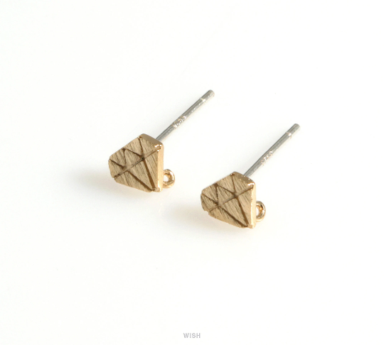 Diamond Shaped Stud Earrings in Matte Gold, Diamond Theme Earrings / MMG-613-E