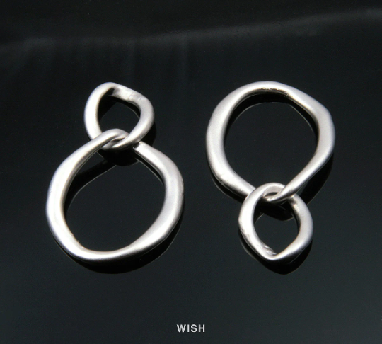 Crooked Circle Pendants in Matte Rhodium, Linked Rings Charms / MMRH-142-P
