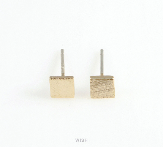 Square Stud Earrings in Matte Gold, Square Ear Studs / MMG-414-E