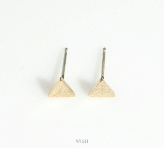 Triangle Stud Earrings in Matte Gold, Triangle Ear Studs / MMG-416-E