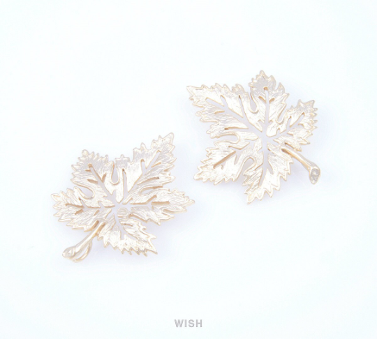 Maple leaves Connectors in Matte Gold, Leaf Charms / MMG-042-C
