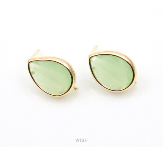 Light Mint Teardrop Glass stud Earrings in Gold, Gem Ear Studs / GLMG-099-E