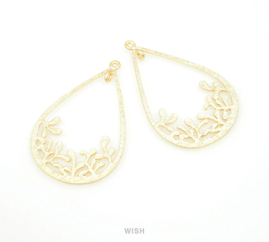 Buds in Teardrop Pendants in Matte Gold, Teardrop Charms /MMG-088-P