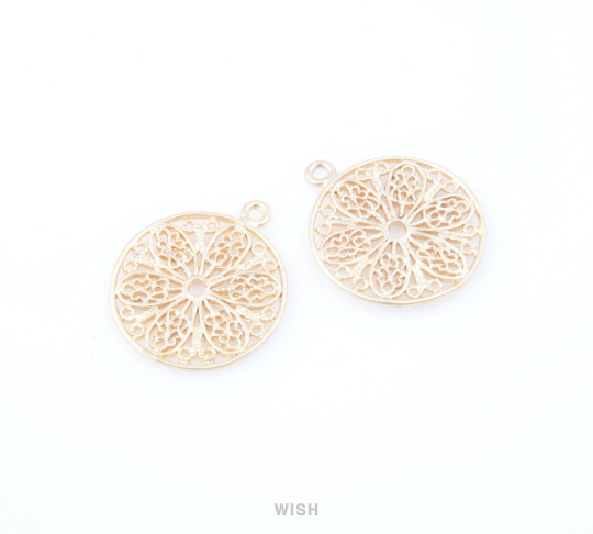 Floral Pattern in Circle Pendants in Matte Gold, Round Flower Charms / MMG-049-P
