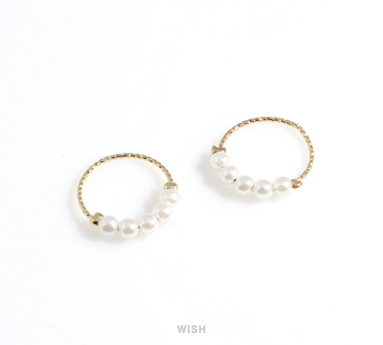 Textured Circle Ring with 5 Pearls in Gold, 5 Pearls Textured Circle Charm / MG-514-P