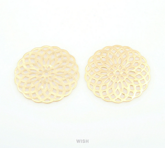 Floral Pendants in Matte Gold, Flat Round Flowers Charms /MMG-184-P (Large)