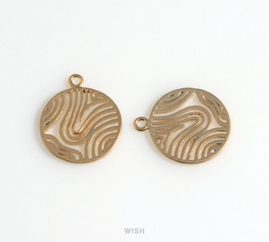 Wavy Pattern in Disc in Matte Gold, Sashiko Pattern in Coin Charm / MMG-649-P