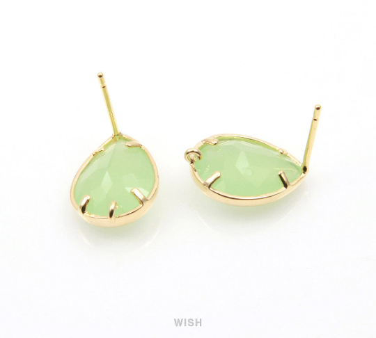 Light Mint Teardrop Glass stud Earrings in Gold, Gem Ear Studs / GLMG-099-E