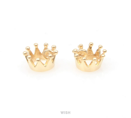 Crown Pendant in Matte Gold, Dainty Crown Charm / MMG-312-P (4pcs)