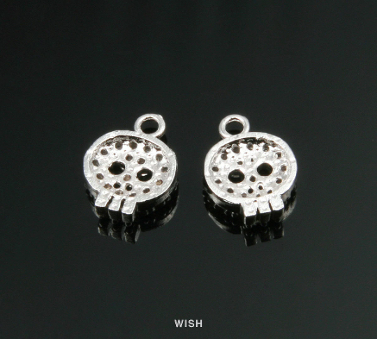 Silver Skull Pendant with 16 Cubic Zirconia, Cubic Zirconia in Skull / CRH-055-P
