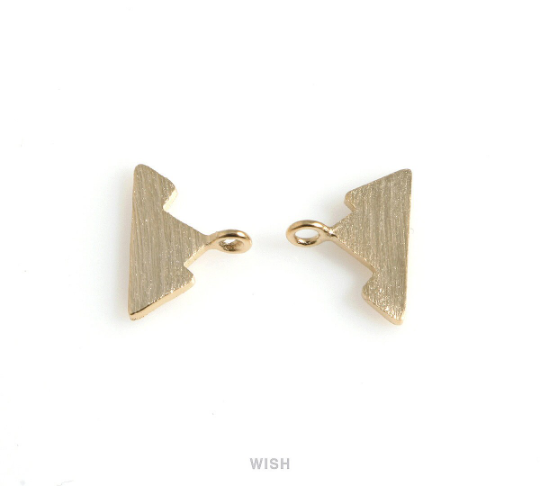 Mountain Pendants in Matte Gold, 3 Peak Mountain Charm / MMG-489-P