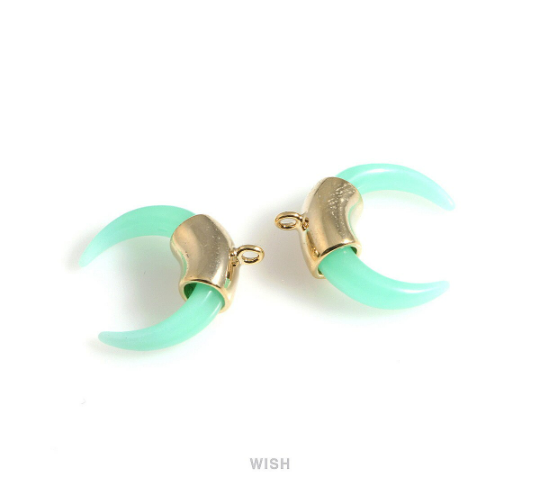 Mint Horn Stone Charm in Gold, Gemstone Horn Pendant / SMTG-115-P