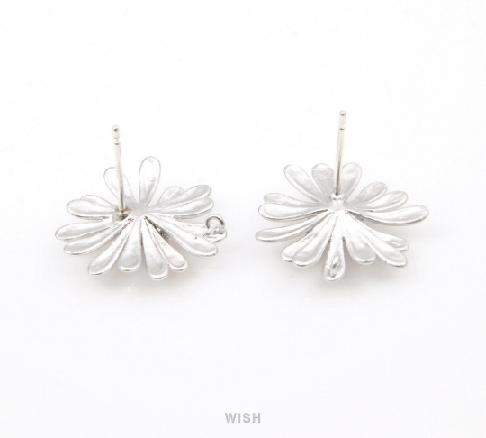 Daisy with Cubic Zirconia Stud Earrings in Matte Rhodium, CZ Daisy Ear Studs / MMRH-262-E