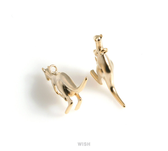 Kangaroo Pendants in Matte Gold, Solid Kangaroo Charm / MMG-531-P