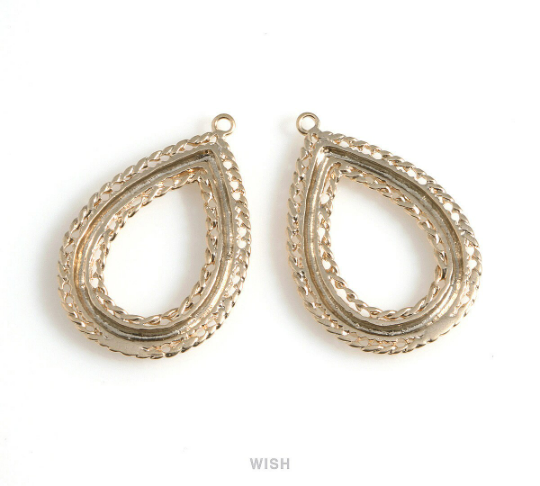 Elegant Open Teardrop Pendants in Matte Gold, Teardrop Charms / MMG-609-P