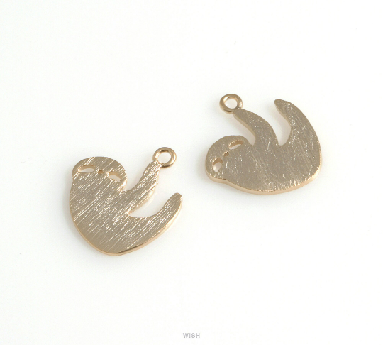 Sloth Pendant in Matte Gold, Sloth Charm /MMG-616-P