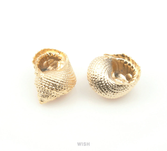 Seashell Pendant in Matte Gold, Seashell Necklace Charm / MMG-215-P