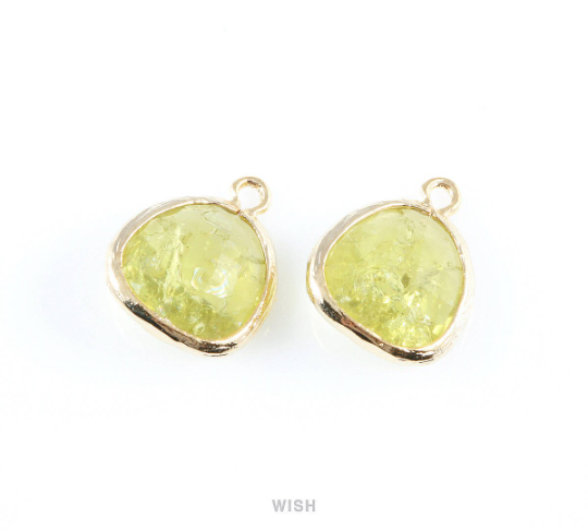 Apple Sparkle Glass Charm in Gold, Framed Drop Glass Bead / GAPG-013-P
