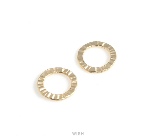 Small Hammered Circle Pendants in Matt Gold, Hammered Circle Charm / MMG-339-P (4 pcs)