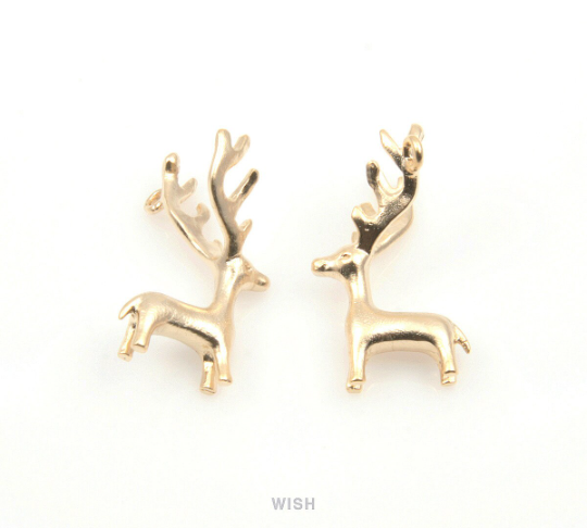 Reindeer Pendants in Matte Gold, Solid Reindeer Charm / MMG-190-P