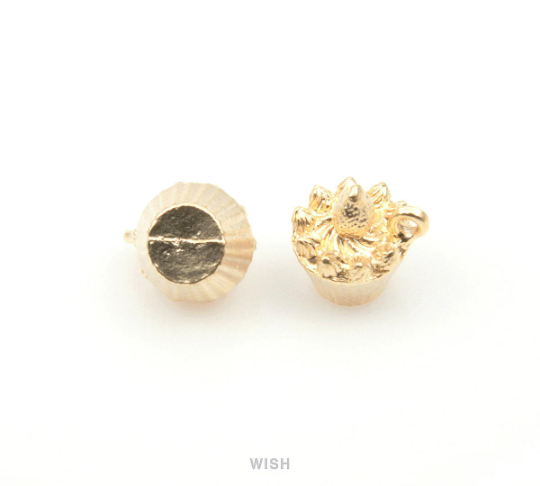 Cup Cake Pendant in Matte Gold, Cup Cake Charm /MMG-220-P