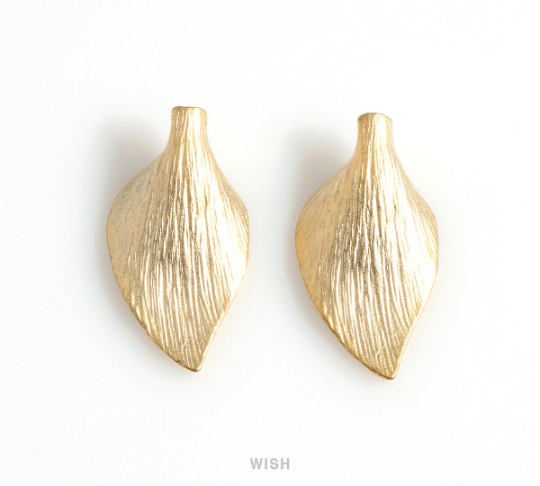 Lily Petal Pendants in Matte Gold, Lily Charm / MMG-348-P (4pcs)