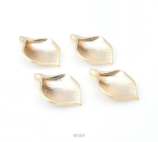 Small Calla Petal Pendants in Matte Gold, Stripe Calla Leaf Charm / MMG-133-P (Small)