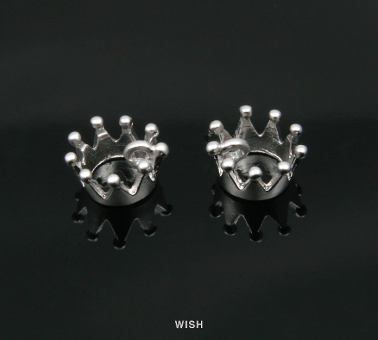 Crown Pendant in Matte Gold, Dainty Crown Charm / MMG-312-P (4pcs)