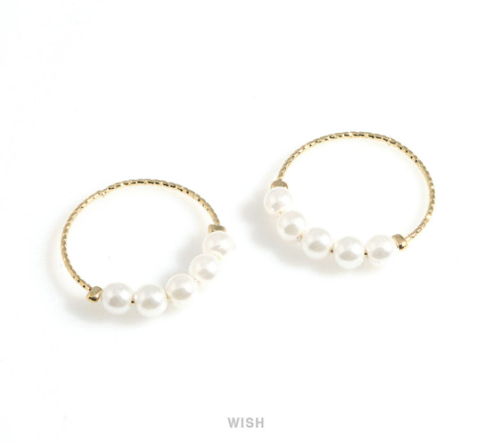 Textured Circle Ring with 5 Pearls in Rhodium, 5 Pearls Textured Circle Charm /  MRH-515-P