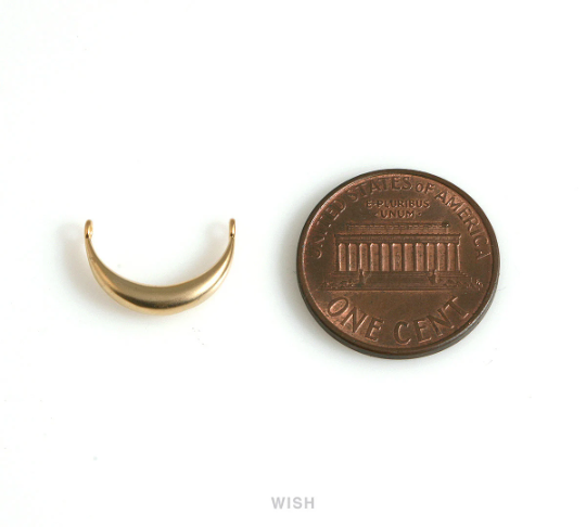 Crescent Pendants in Matte Gold, Crescent Horn Charms / MMG-660-P