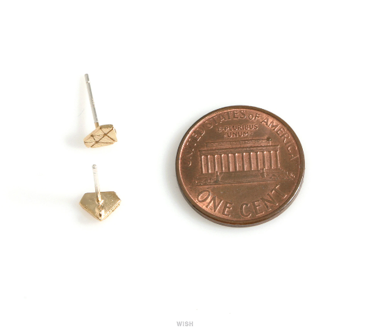 Diamond Shaped Stud Earrings in Matte Gold, Diamond Theme Earrings / MMG-613-E