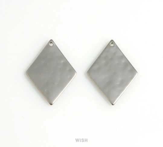 Hammered Diamond Charm in Matte Gold, Hammered Rhombus Pendants / MMG-633-P