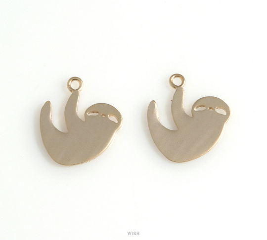 Sloth Pendant in Matte Gold, Sloth Charm /MMG-616-P