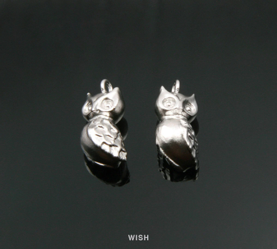 Owl Pendant in Matte Gold, Solid Owl Charm / MMG-321-P