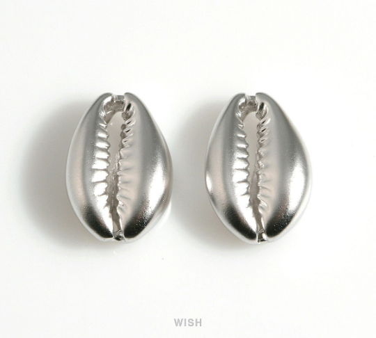 Cowry Seashell Pendants in Matte Gold, Cowry Shell Charm /MMG-591-P