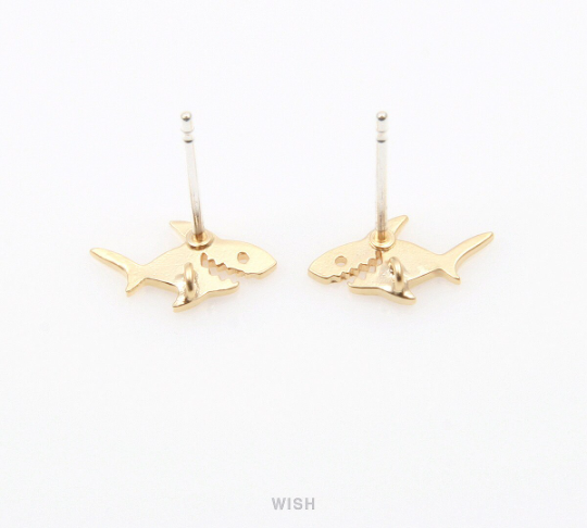 Shark Stud Earrings in Matte Rhodium, Shark Ear Post / MMRH-241-E