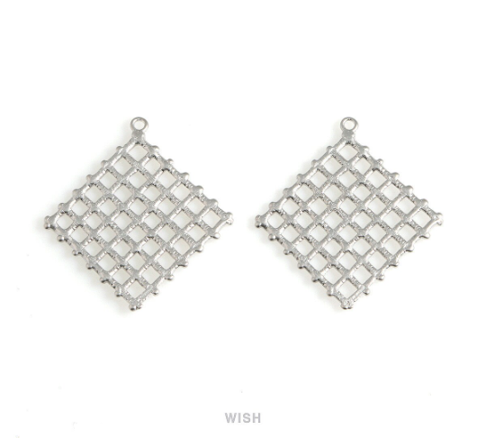 Diamond Pattern Pendants in Matte Gold, Diamond Shaped Charm / MMG-595-P